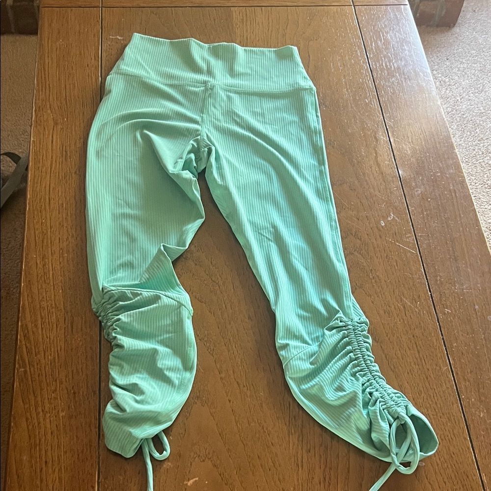 Beach Riot Aqua Leggings with Ruched Detail
